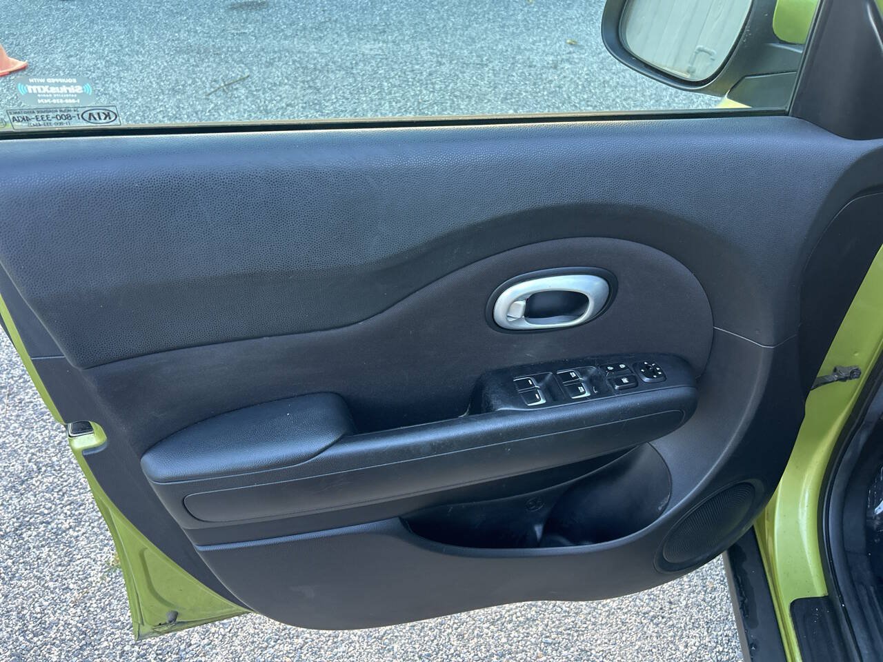 Used 2017 Kia Soul + FWD image 11