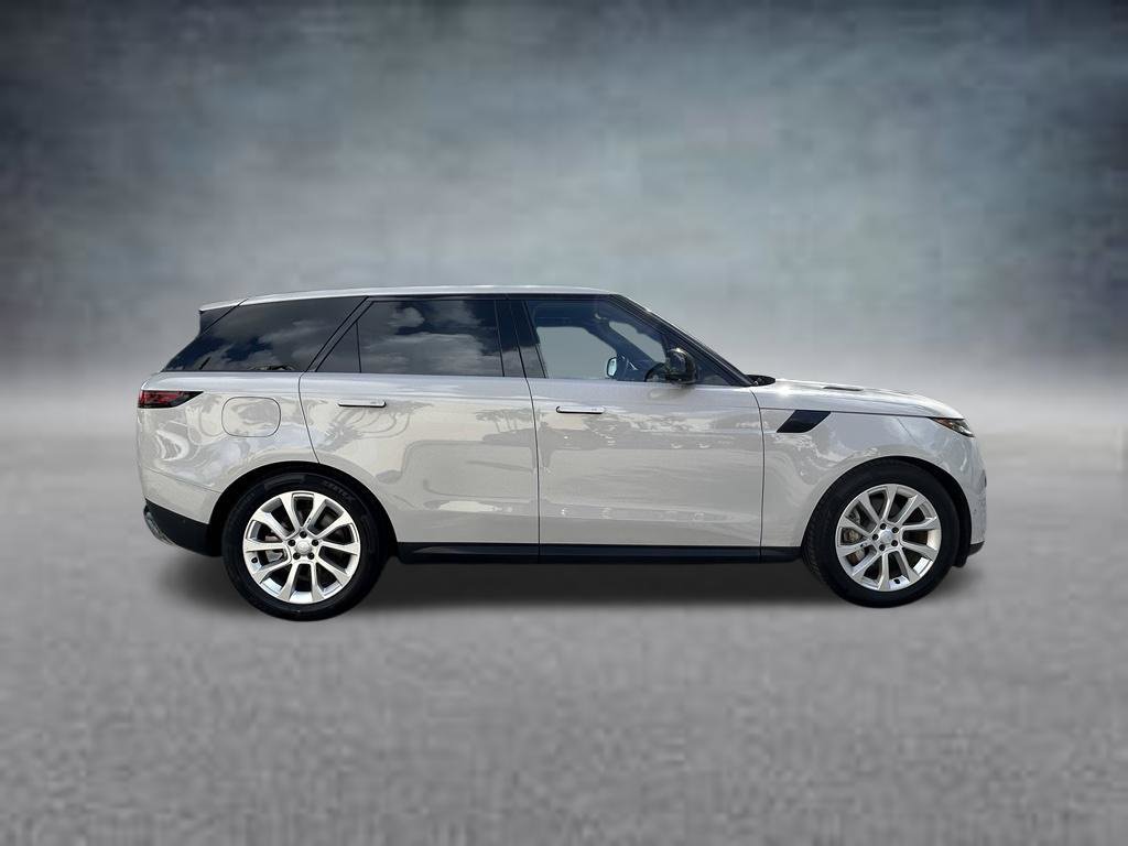 Used 2025 Land Rover Range Rover Sport SE AWD/4WD image 8
