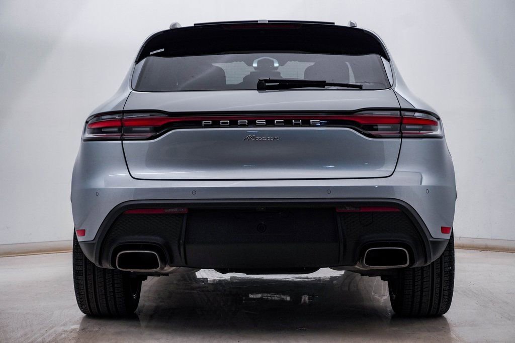 Certified 2025 Porsche Macan image 10