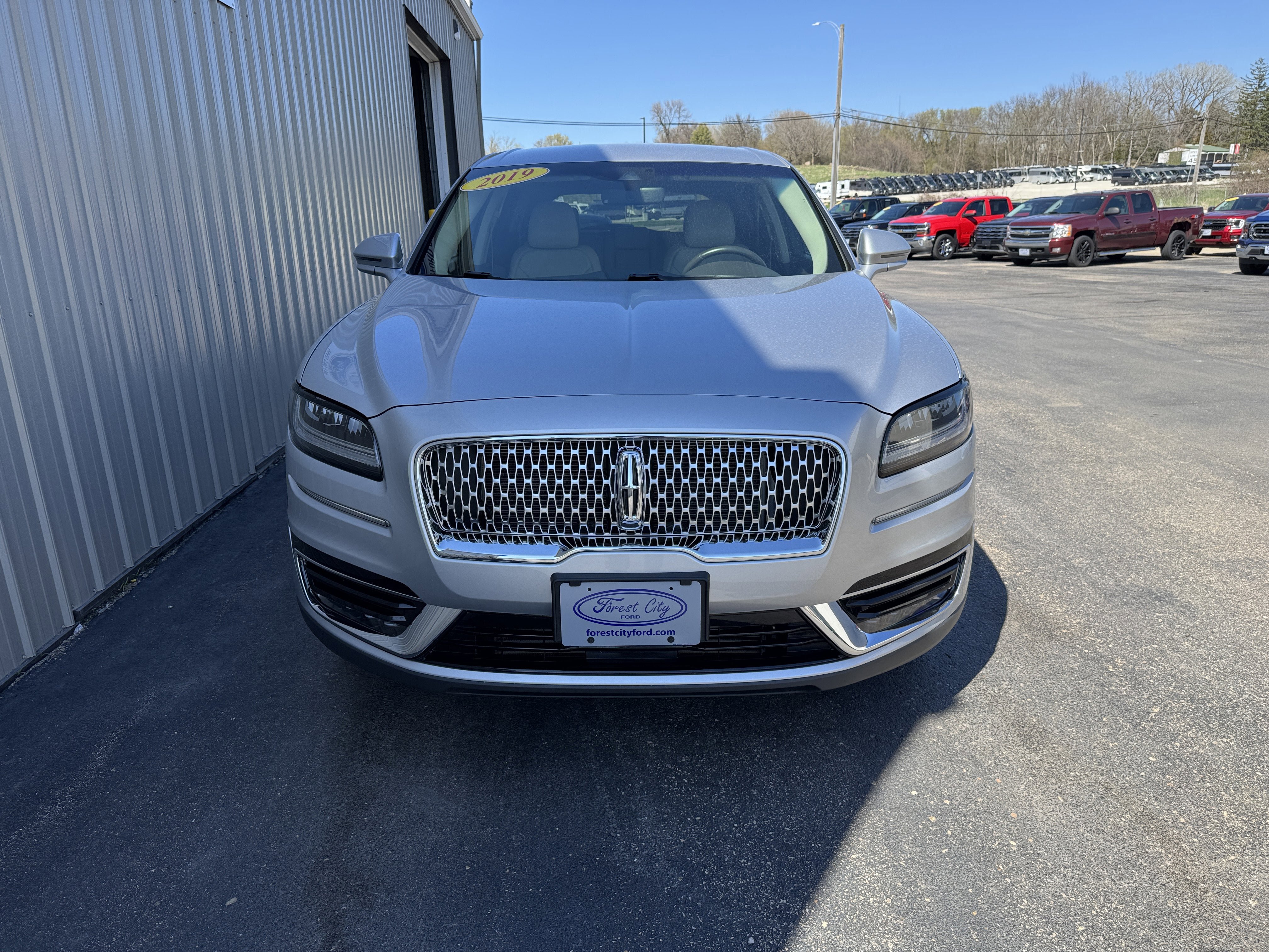 Used 2019 Lincoln Nautilus Select image 3