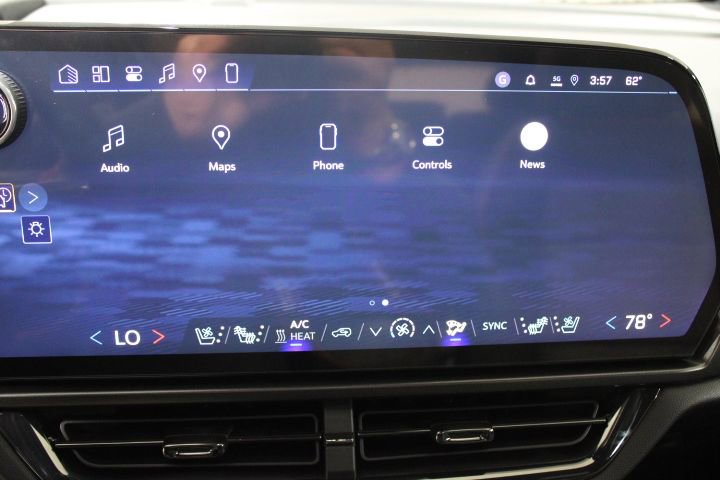 New 2026 Chevrolet Equinox EV RS image 47