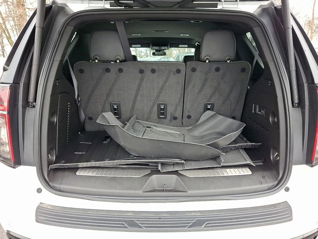 Used 2024 Chevrolet Tahoe Z71 w/ Luxury Package image 32