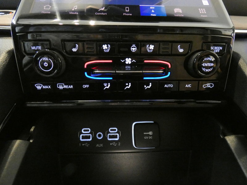 Used 2024 Jeep Grand Cherokee L Summit w/ Advanced Protech Group IV AWD/4WD image 19