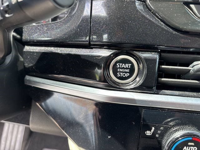 Used 2024 Nissan Pathfinder SV AWD/4WD image 20