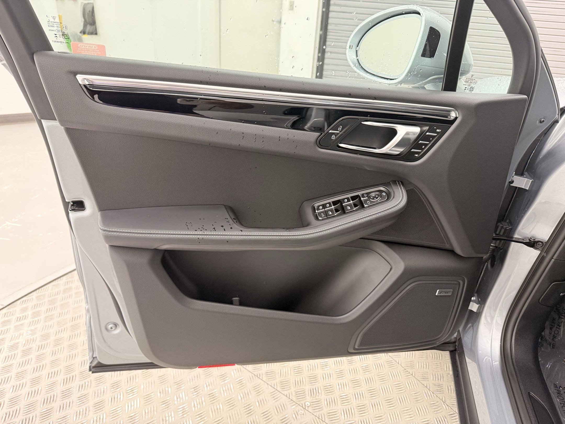 Certified 2025 Porsche Macan image 19