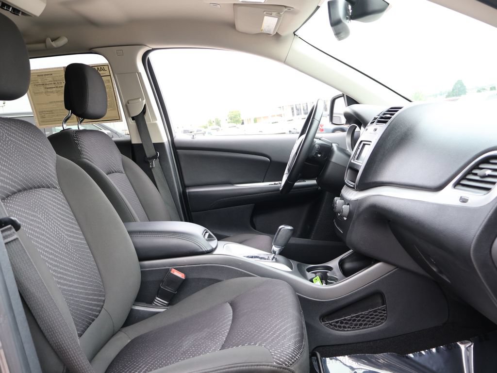 Used 2019 Dodge Journey SE w/ Premium Group FWD image 9