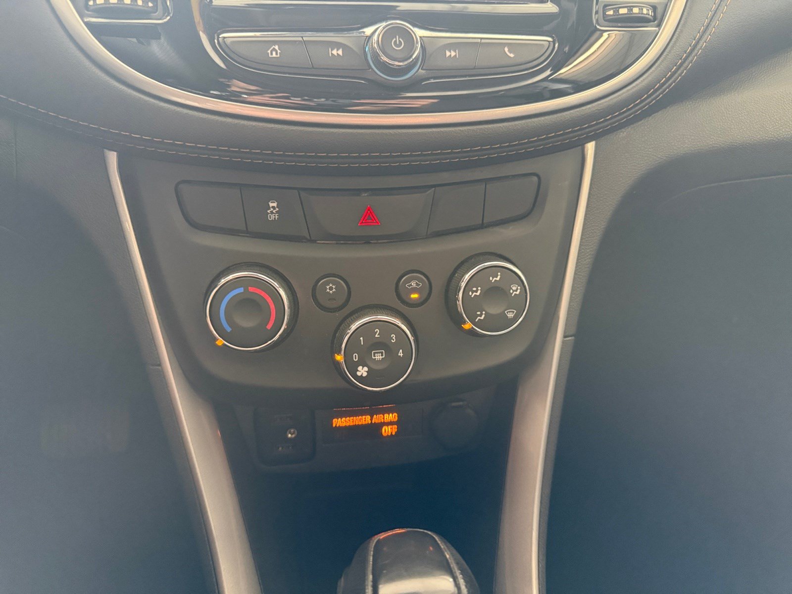 Used 2022 Chevrolet Trax LS w/ Tint and Cruise Package AWD/4WD image 28