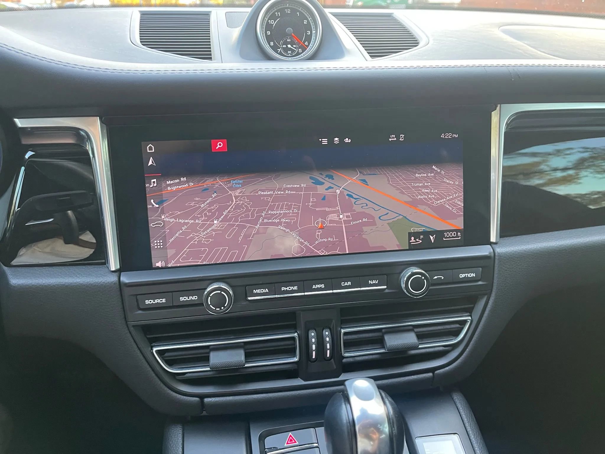 Used 2020 Porsche Macan image 18