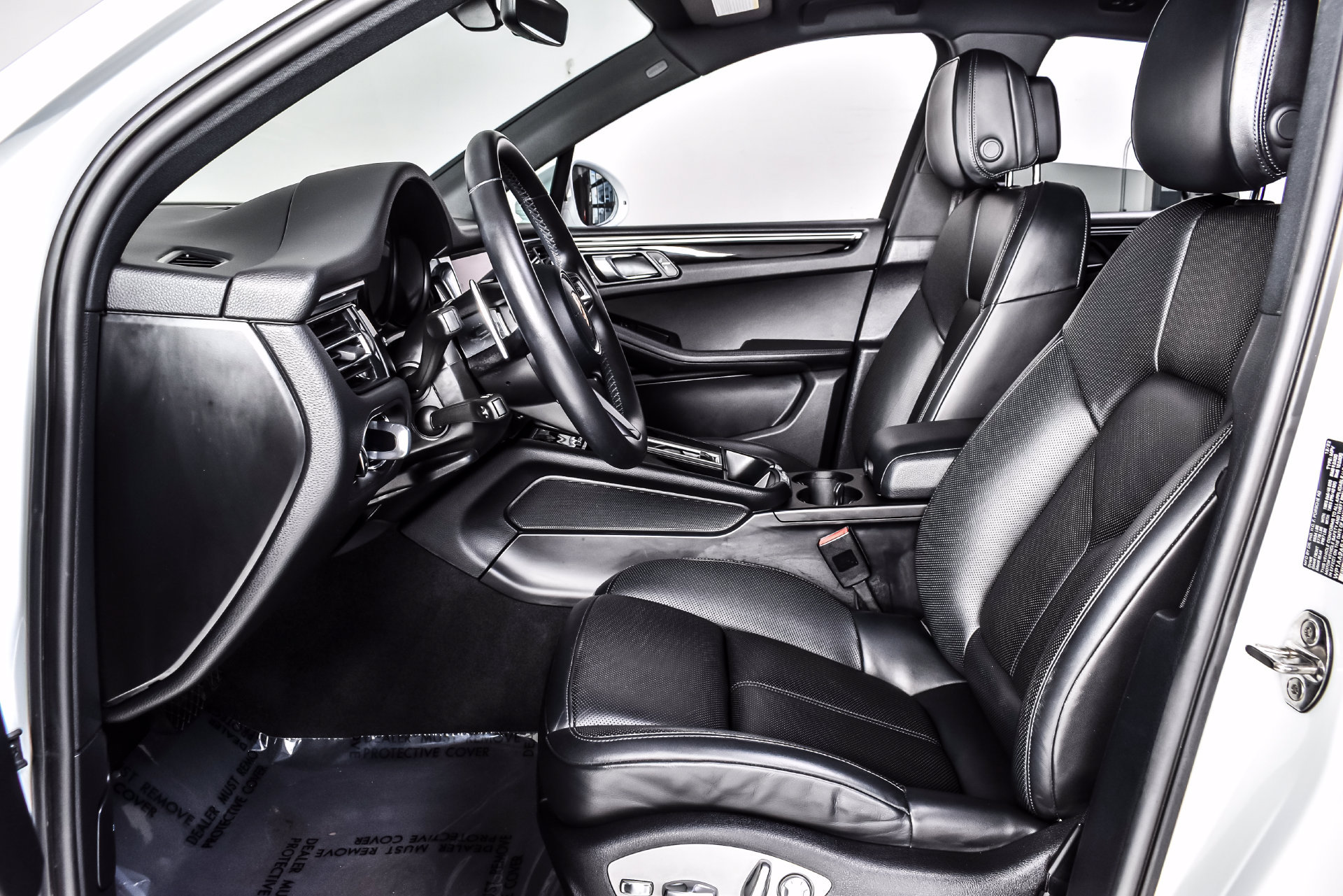 Used 2023 Porsche Macan AWD/4WD image 14