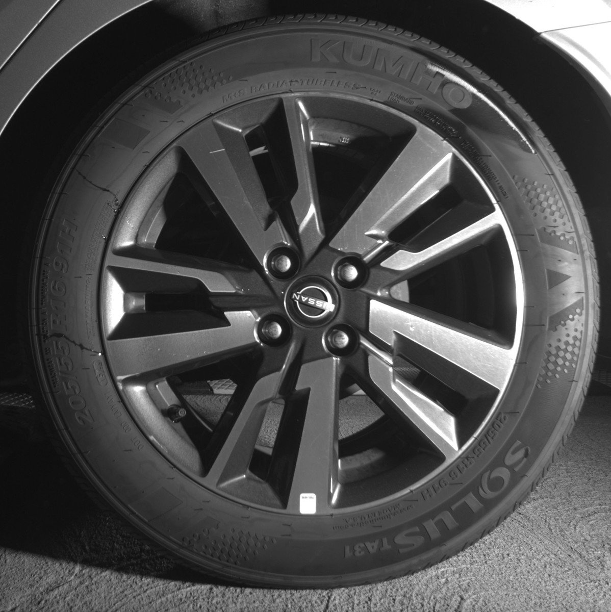 Used 2025 Nissan Versa SV image 14