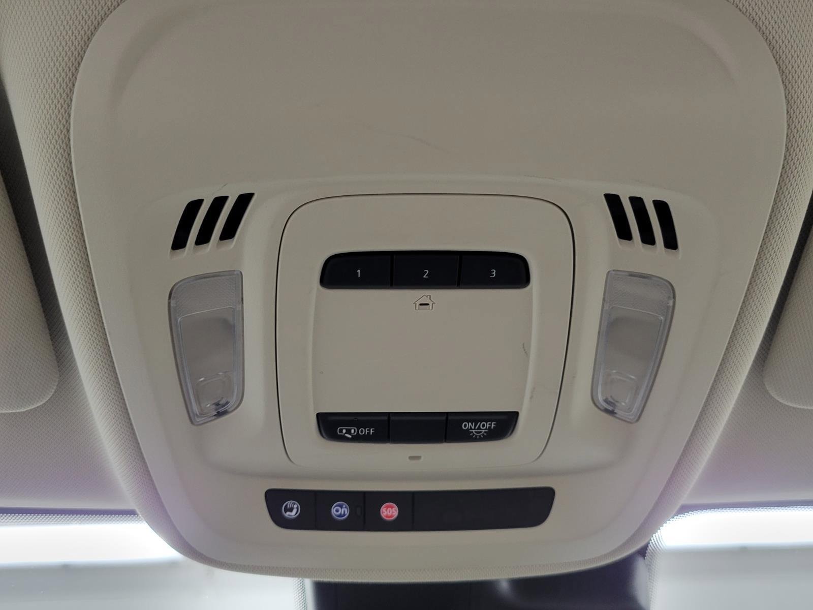Used 2021 Buick Envision Avenir AWD/4WD image 19