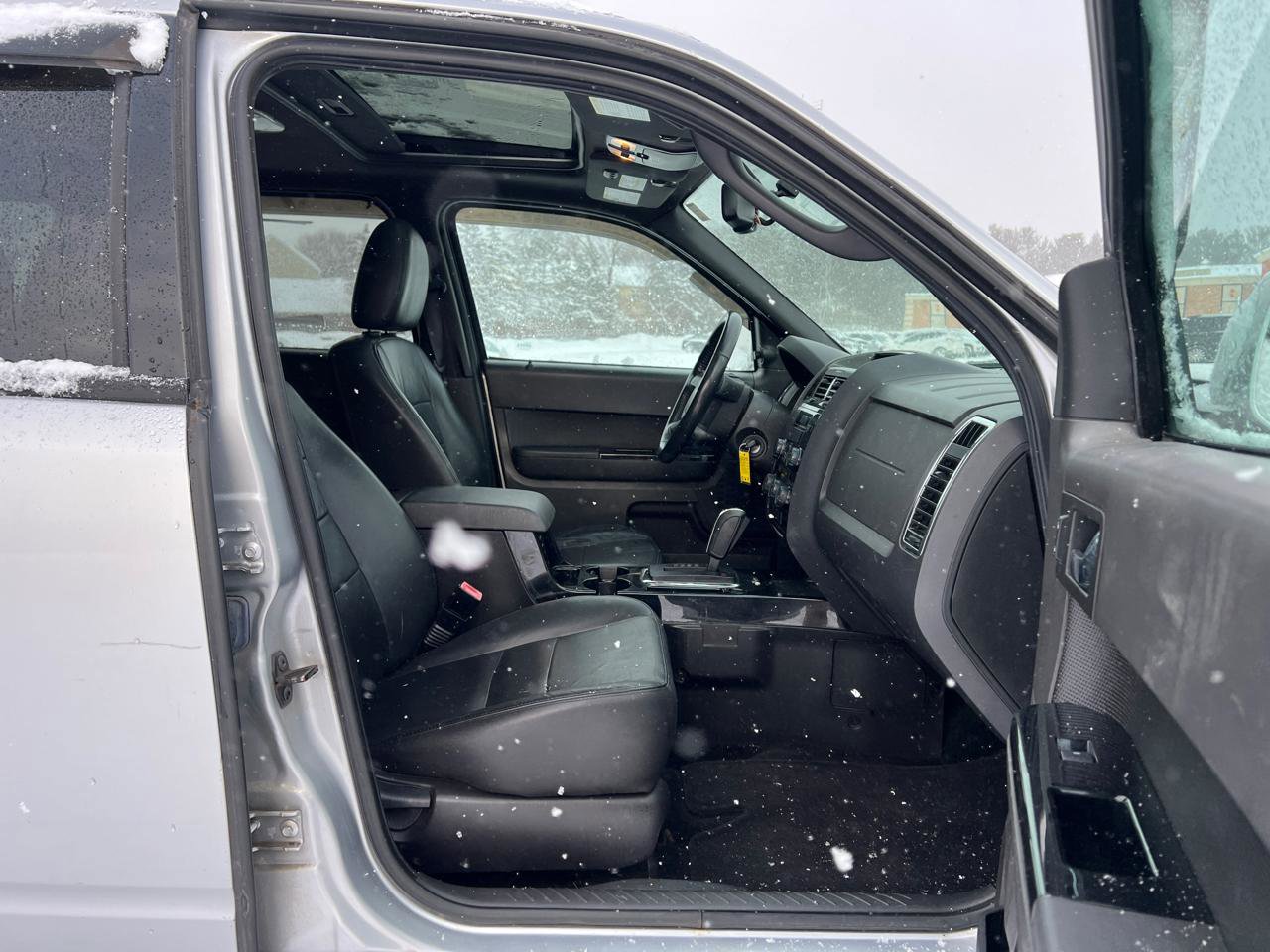 Used 2011 Ford Escape Limited w/ 302A Rapid Spec Order Code image 35