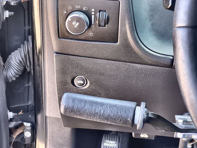 Used 2013 Dodge Challenger SXT RWD image 29