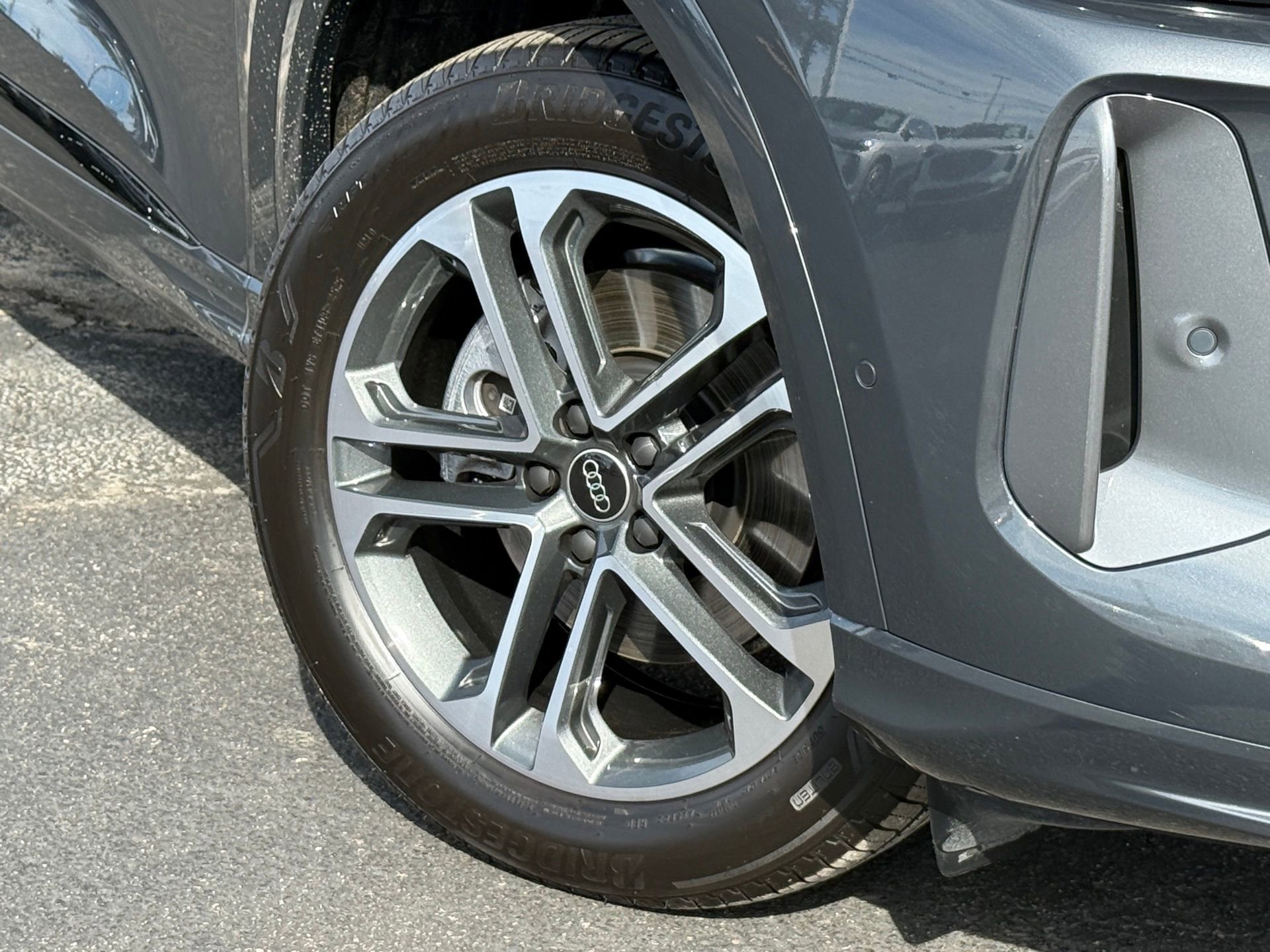 Certified 2025 Audi Q5 Premium w/ Convenience Package image 1