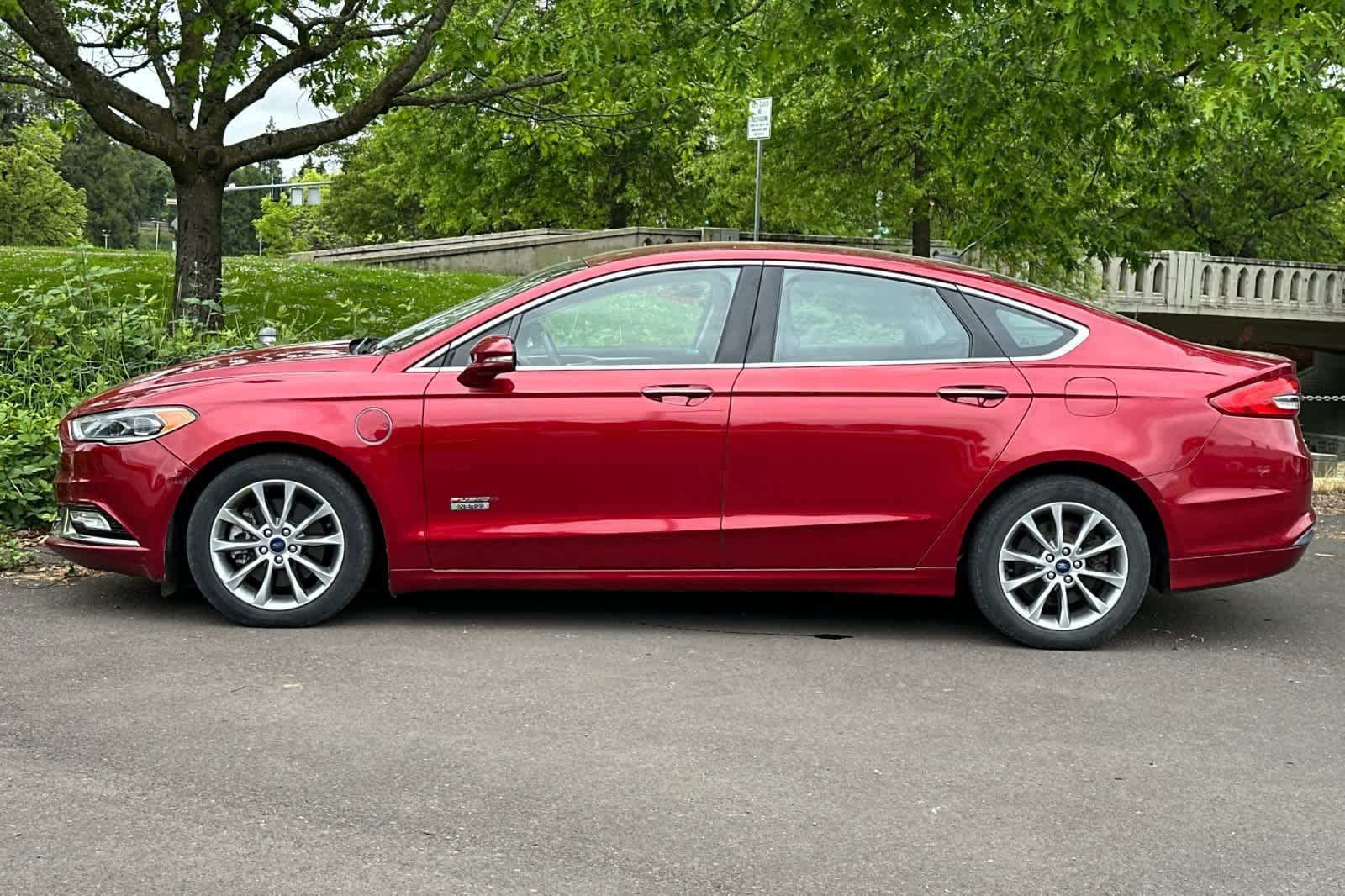 Used 2017 Ford Fusion Energi SE FWD image 5