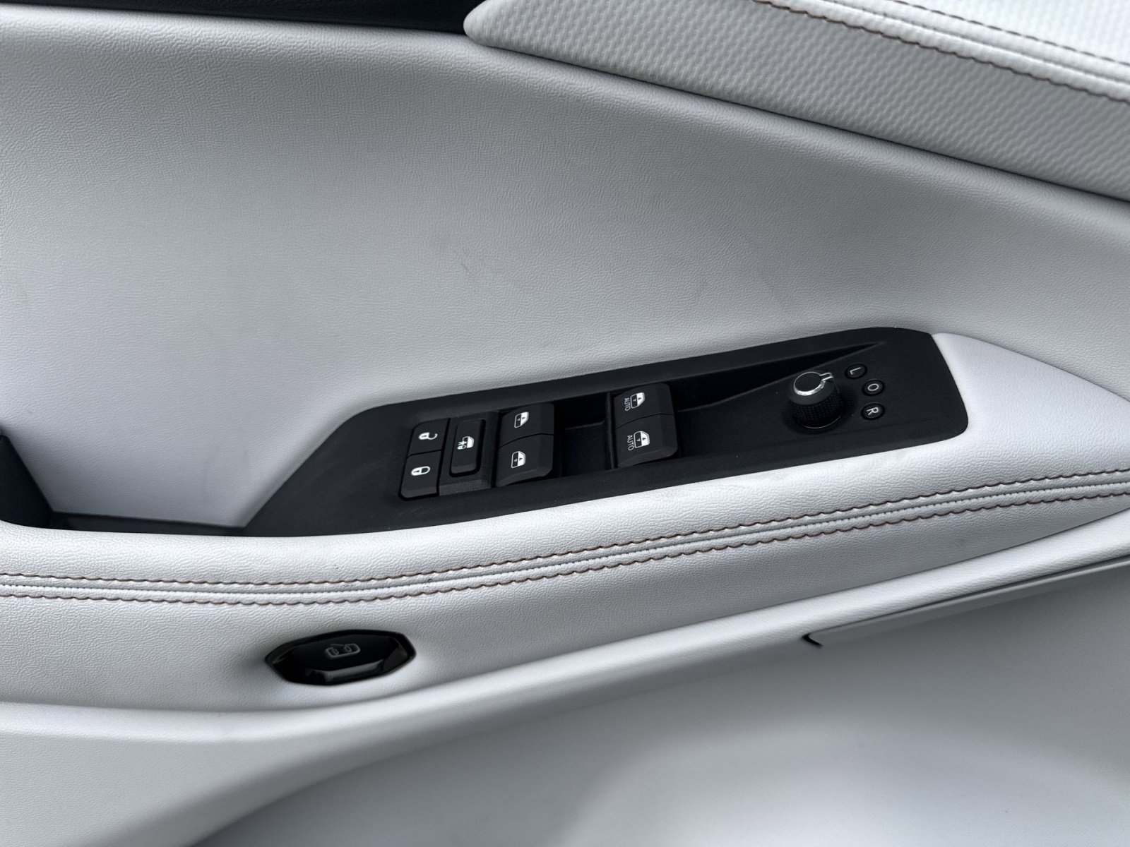 New 2026 Jeep Cherokee Limited image 15