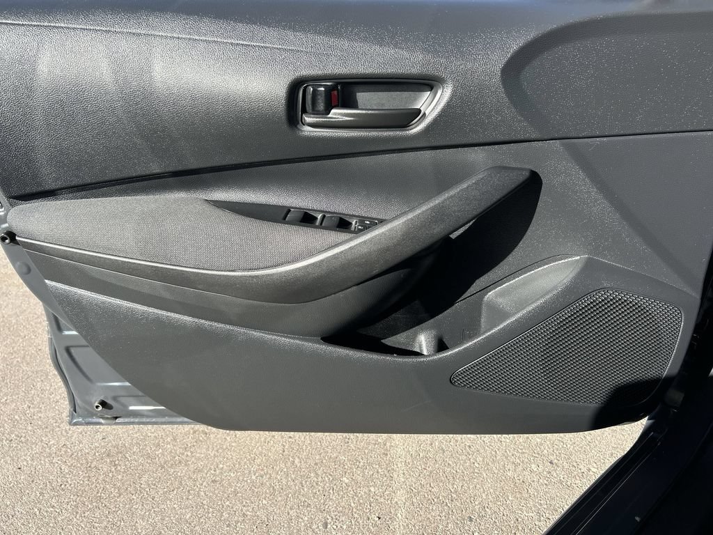 Used 2025 Toyota Corolla LE w/ Convenience Package FWD image 22