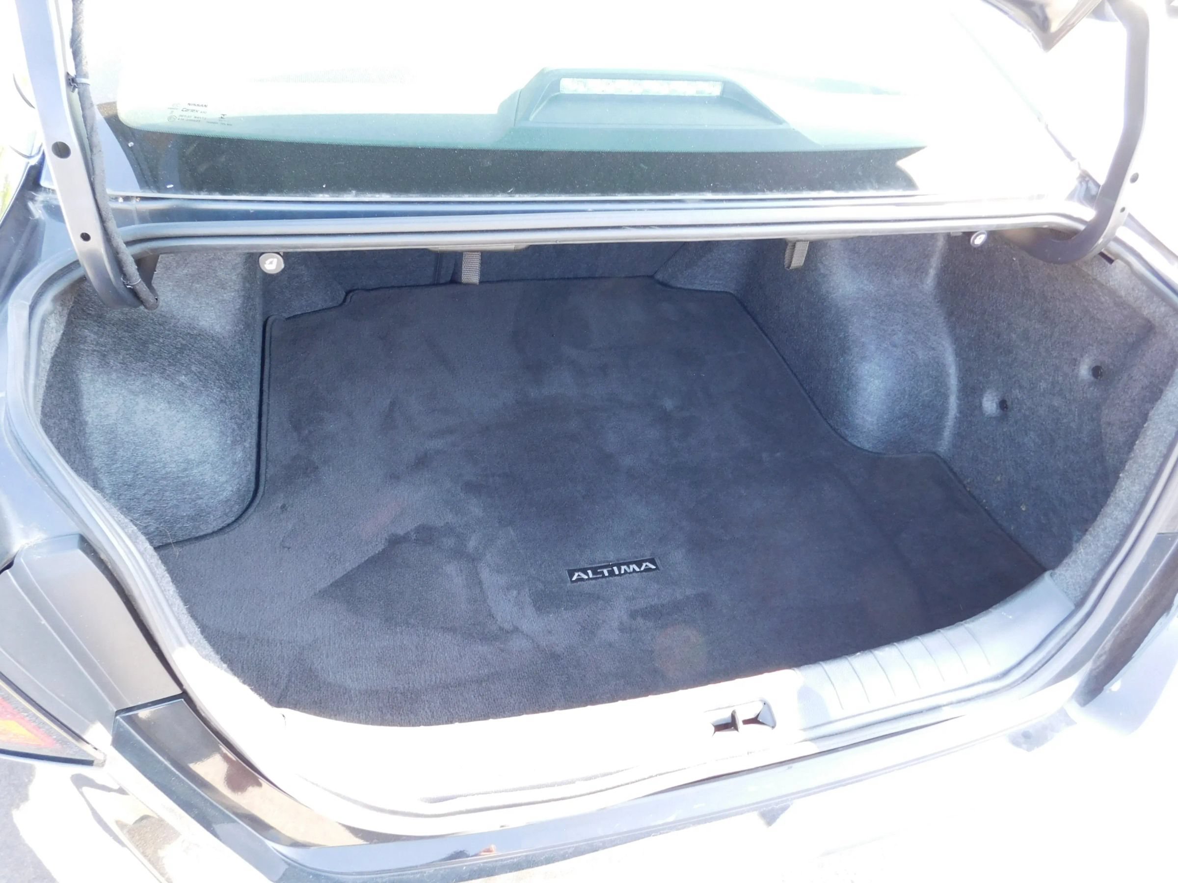 Used 2024 Nissan Altima 2.5 SV FWD image 7