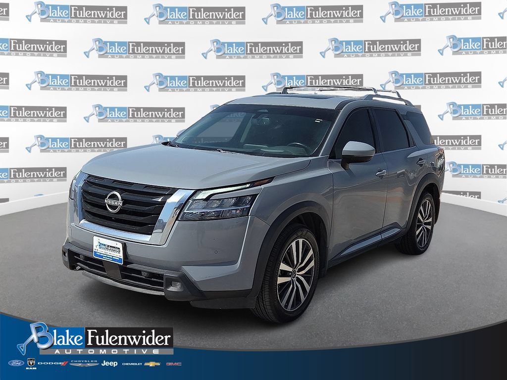 Used 2022 Nissan Pathfinder Platinum w/ Cargo Package FWD image 1