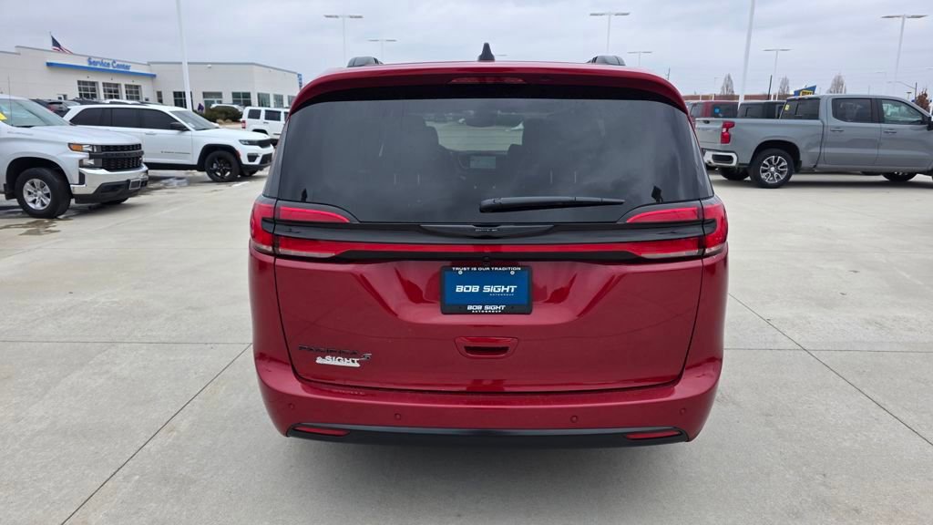 New 2026 Chrysler Pacifica Select w/ S Appearance Package video 4