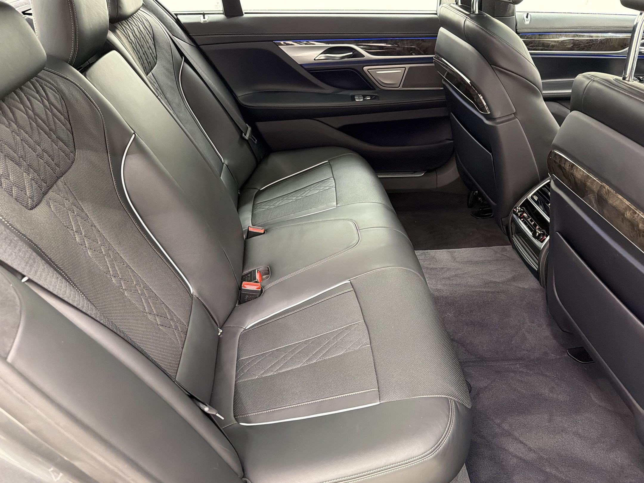 Used 2016 BMW 750i xDrive AWD/4WD image 29