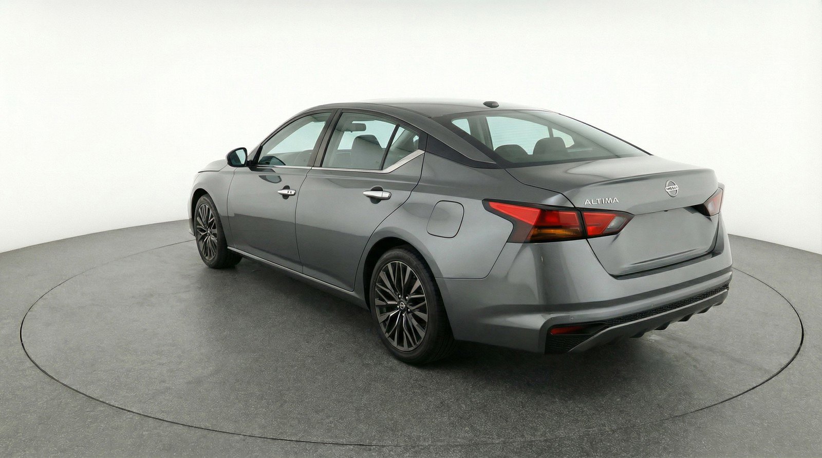 Used 2025 Nissan Altima 2.5 SV image 6