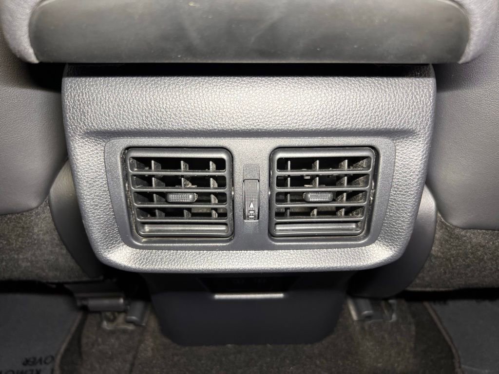 Used 2024 Toyota Venza XLE AWD/4WD image 15