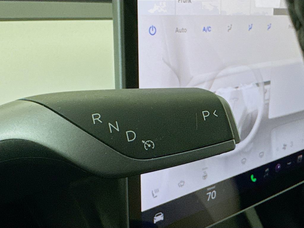 Used 2024 Tesla Model Y Long Range AWD/4WD image 17