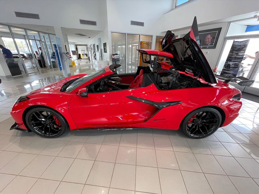 Used 2025 Chevrolet Corvette Z06 image 24