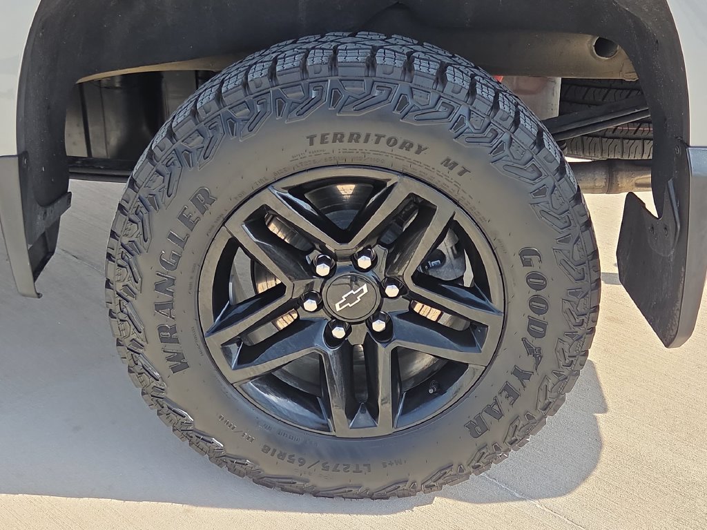 Used 2025 Chevrolet Silverado 1500 Custom Trail Boss AWD/4WD image 11