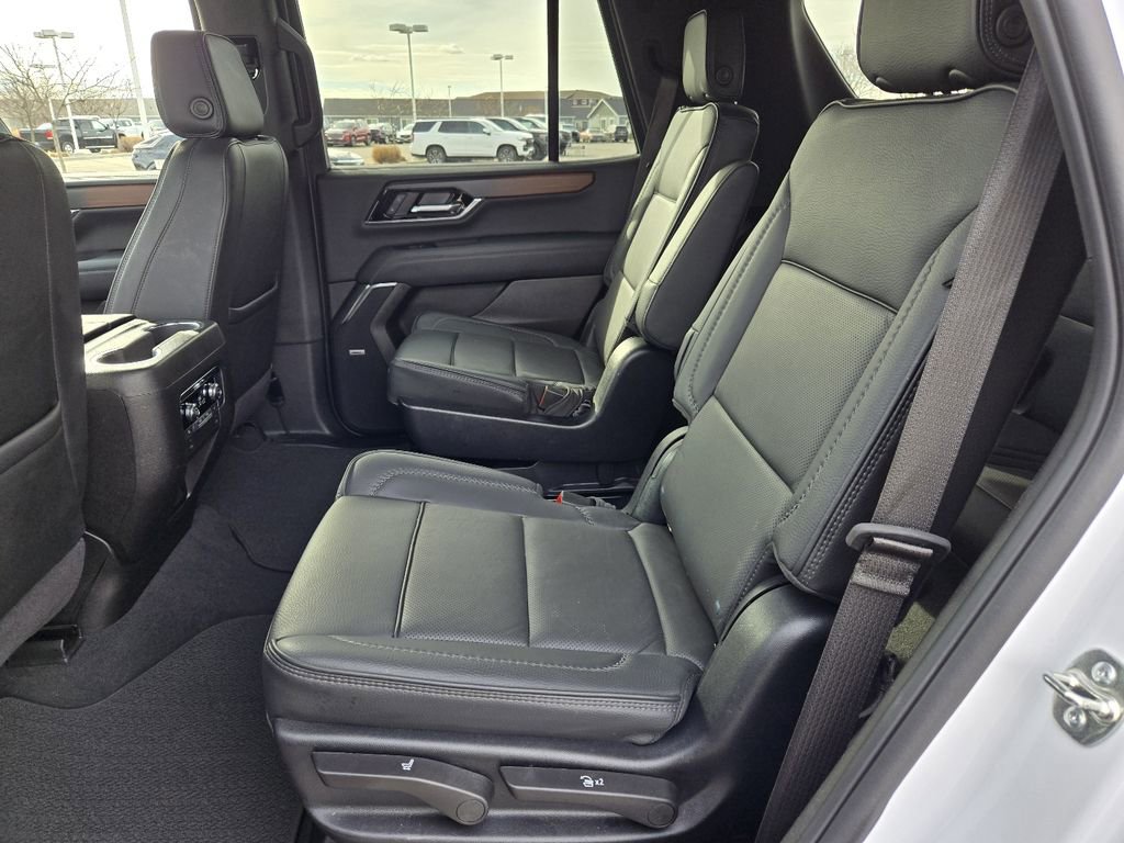 Used 2025 GMC Yukon Denali AWD/4WD image 5