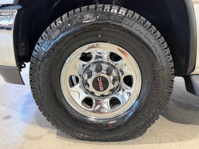 Used 2005 GMC Yukon XL 2500 SLT w/ SLT Preferred Equipment Group AWD/4WD image 12