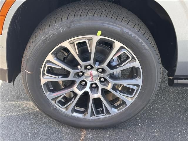 New 2026 GMC Yukon XL Denali w/ Denali Reserve Package image 15