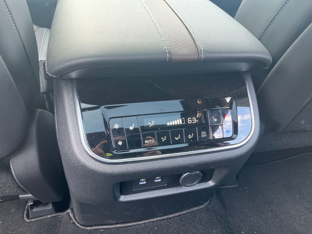 Used 2026 Nissan Armada Platinum RWD image 33