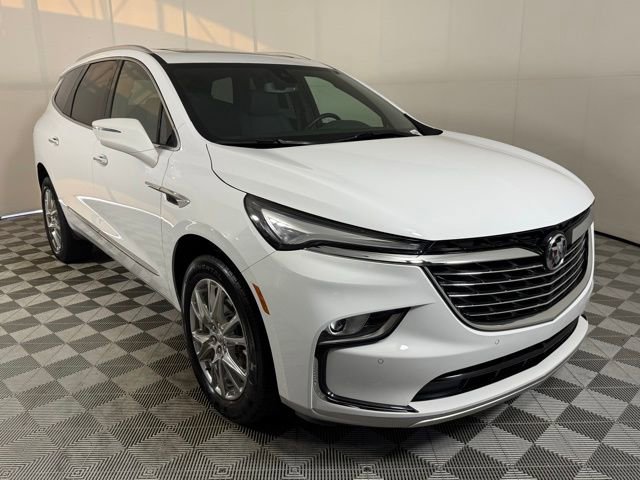 Used 2023 Buick Enclave Essence w/ Experience Buick Package image 9