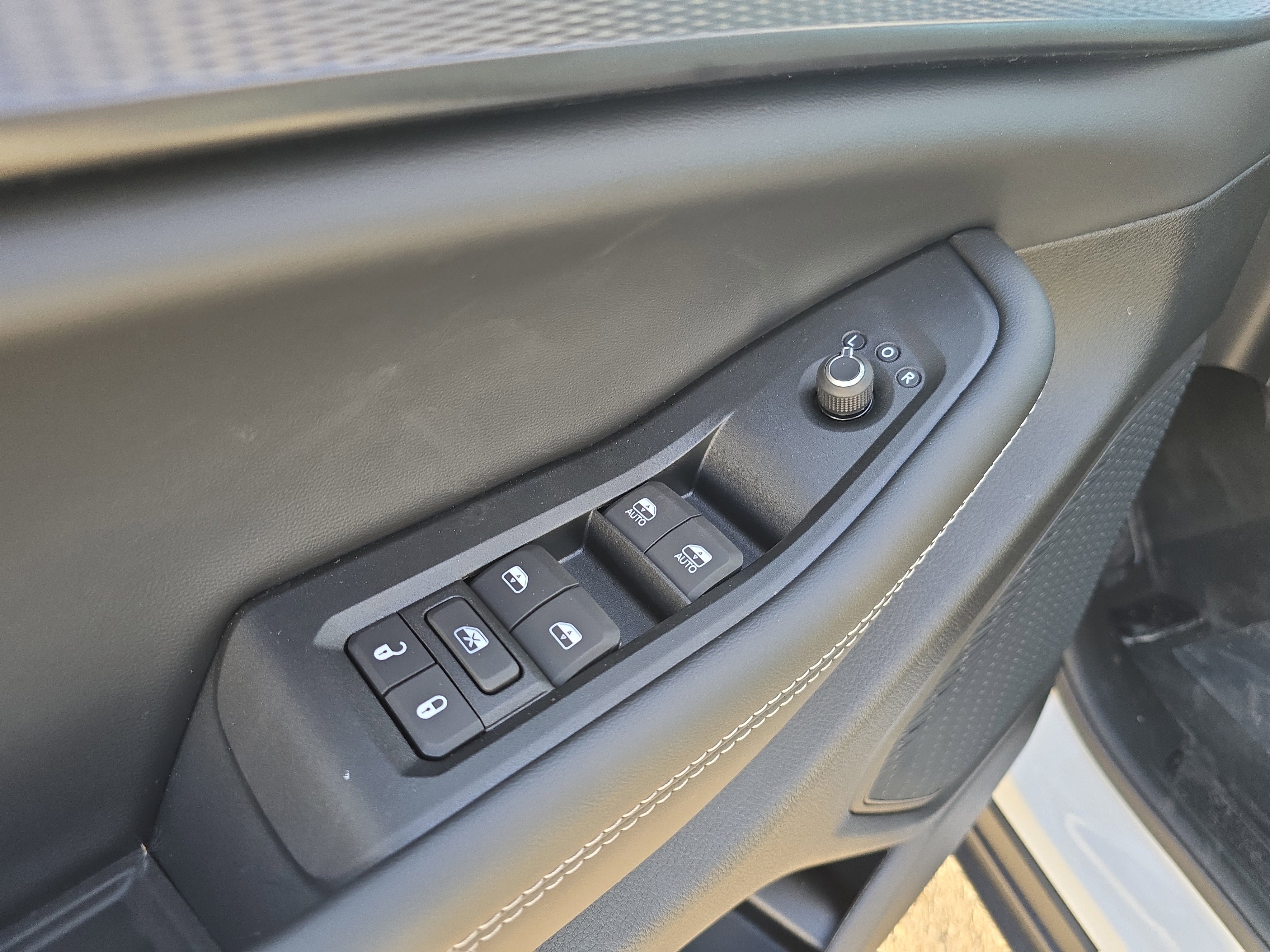 New 2025 Jeep Grand Cherokee Altitude image 19