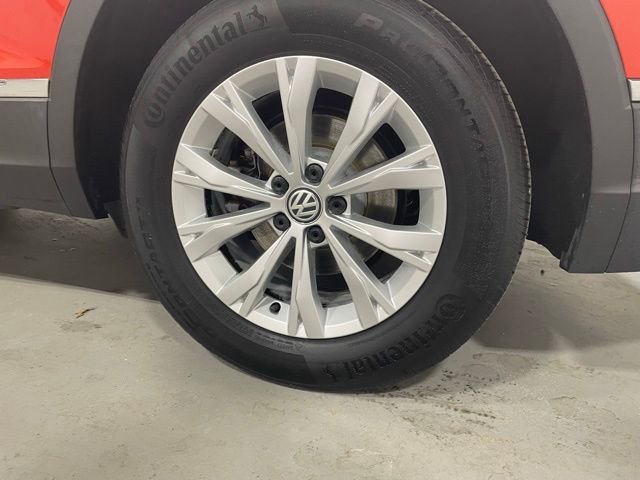 Used 2018 Volkswagen Tiguan SE image 12