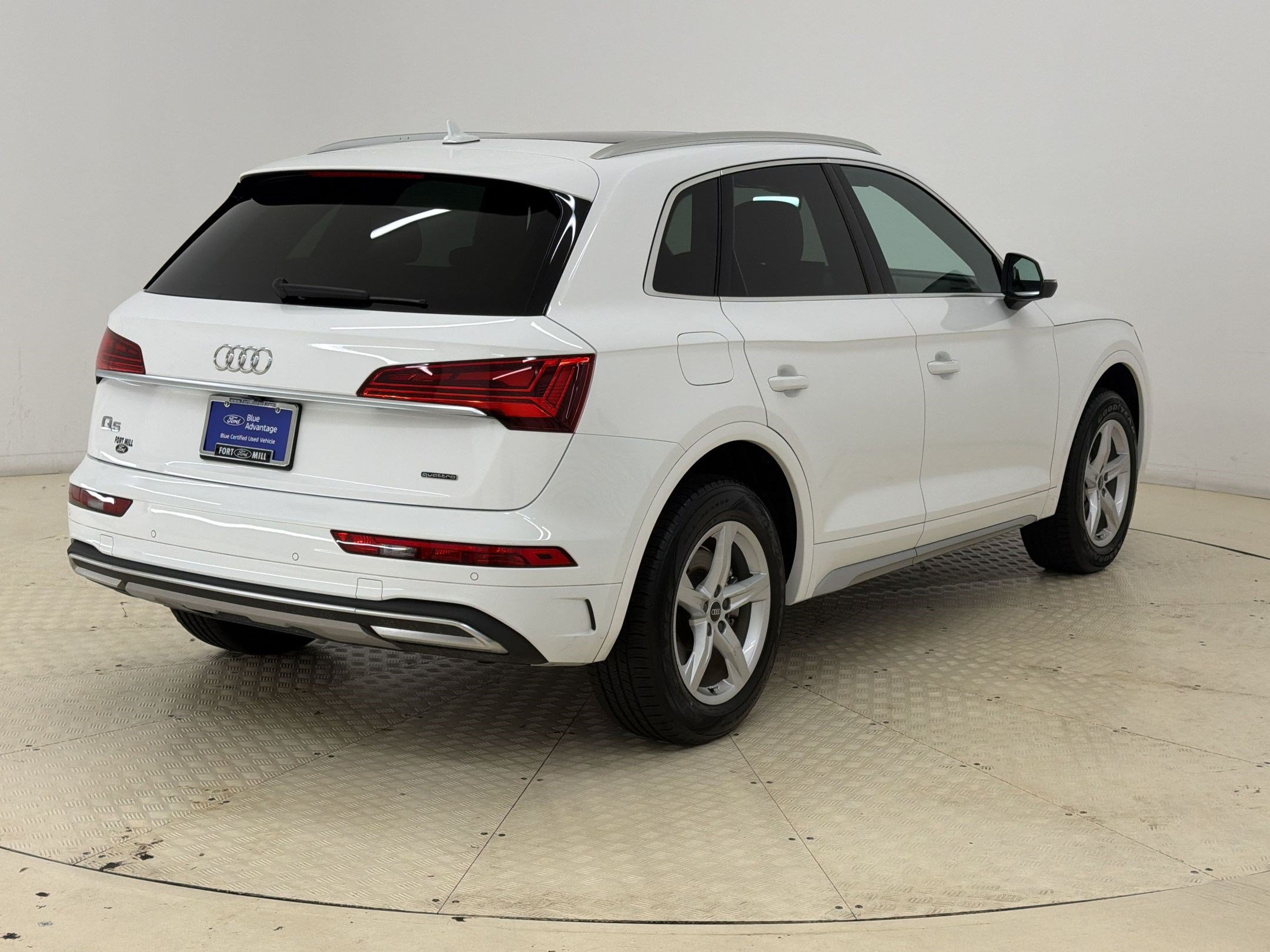 Used 2023 Audi Q5 2.0T Premium w/ Convenience Package AWD/4WD image 9