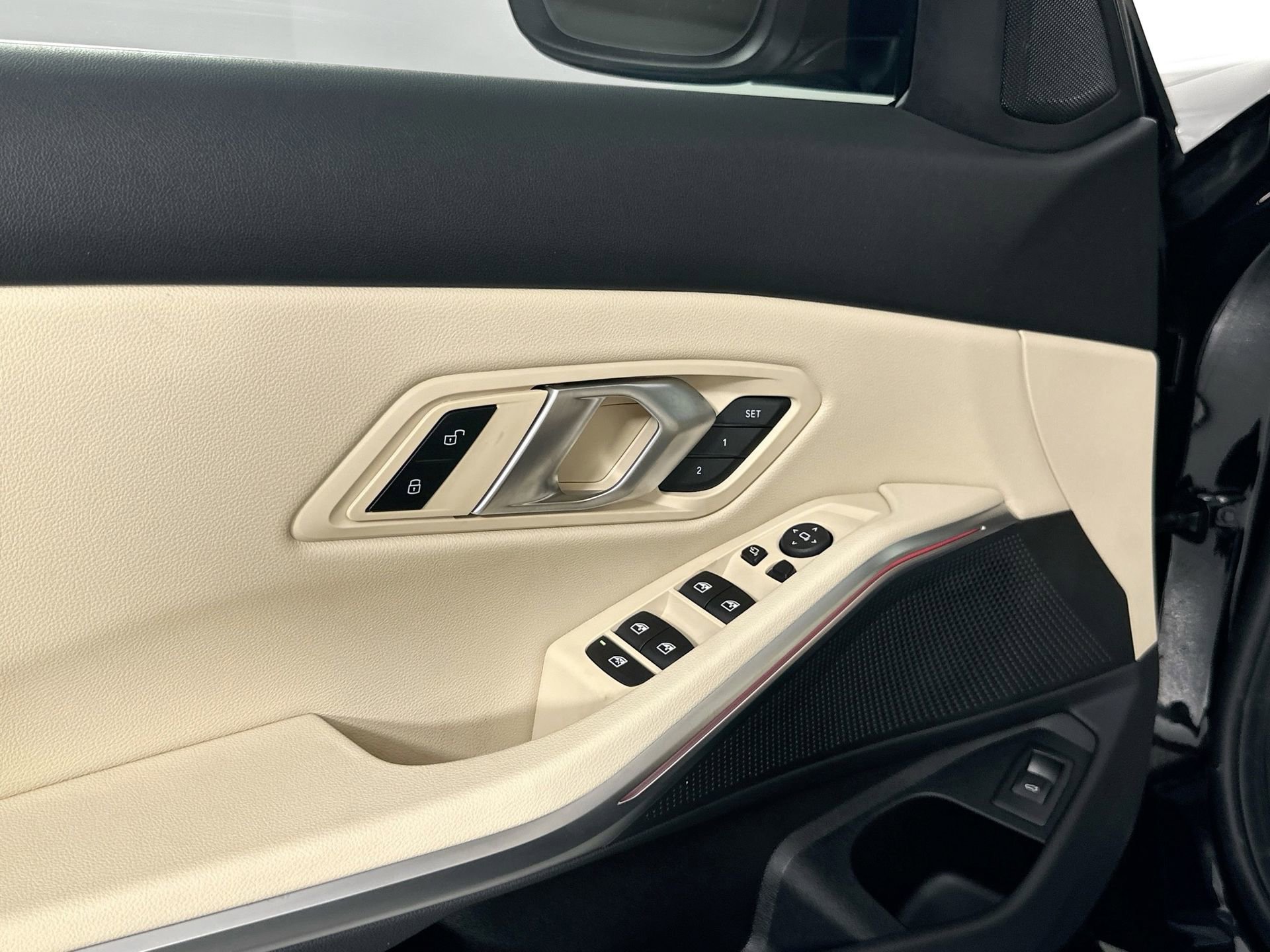 Used 2025 BMW 330i 330i w/ Convenience Package image 19