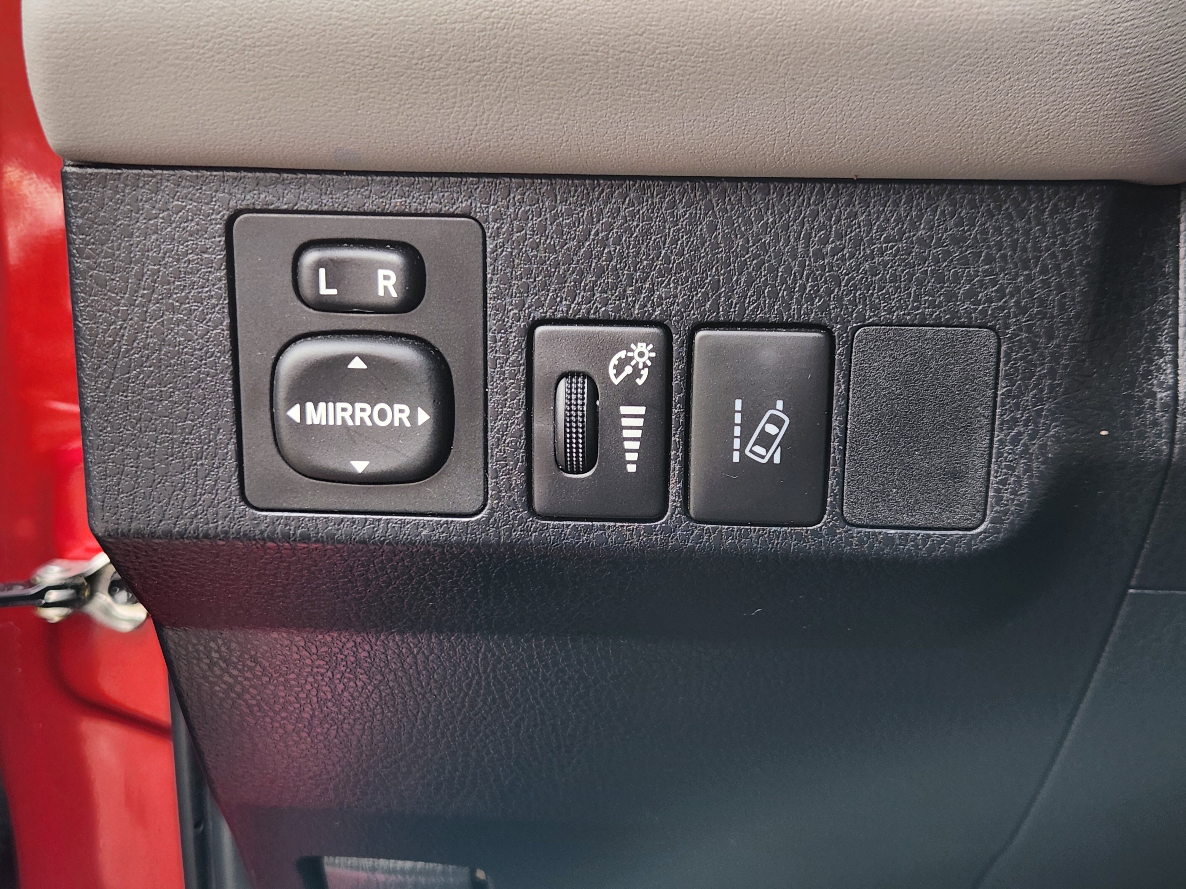 Used 2018 Toyota RAV4 Limited w/ All Weather Liner Package image 26