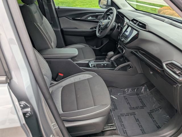 Used 2023 Chevrolet TrailBlazer LT w/ Convenience Package AWD/4WD image 4