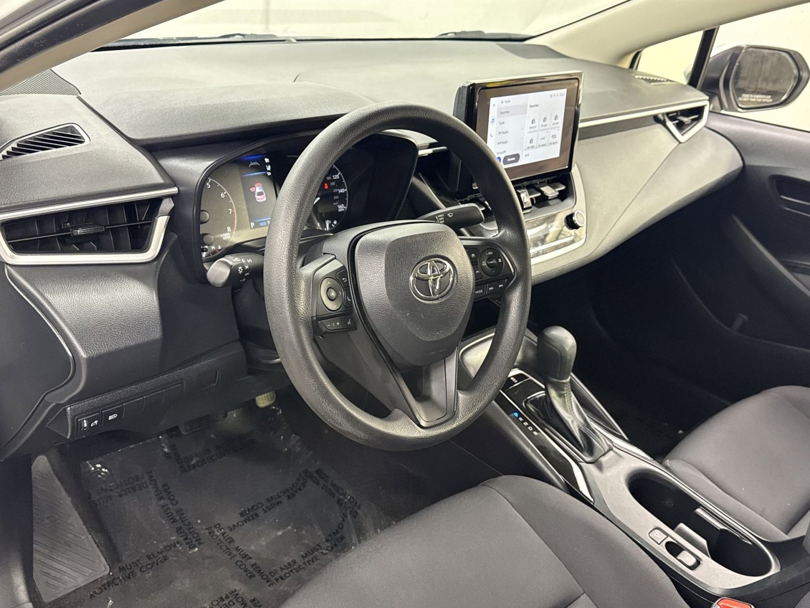 Used 2023 Toyota Corolla LE image 7