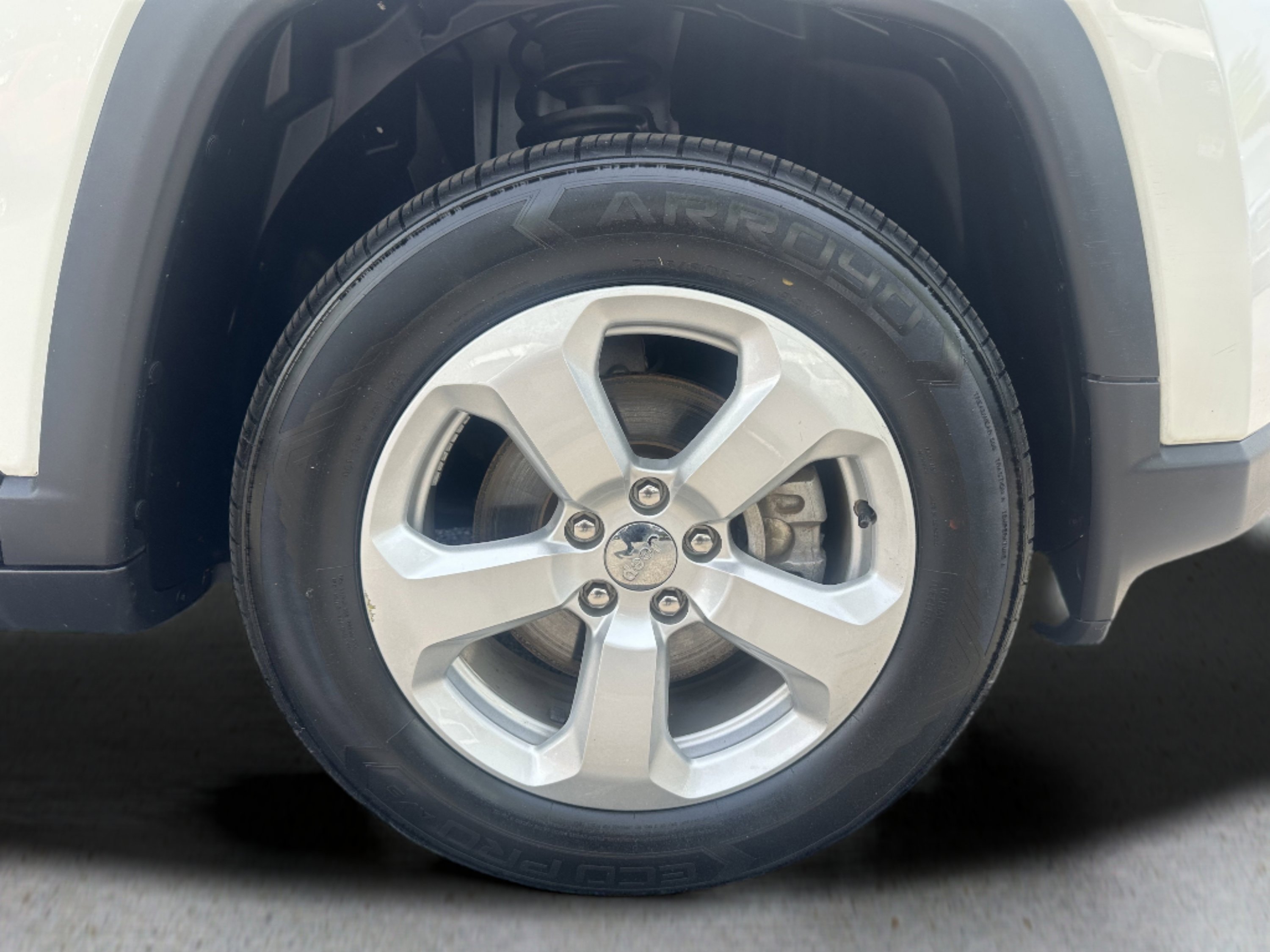 Used 2019 Jeep Compass Latitude w/ Cold Weather Group AWD/4WD image 8
