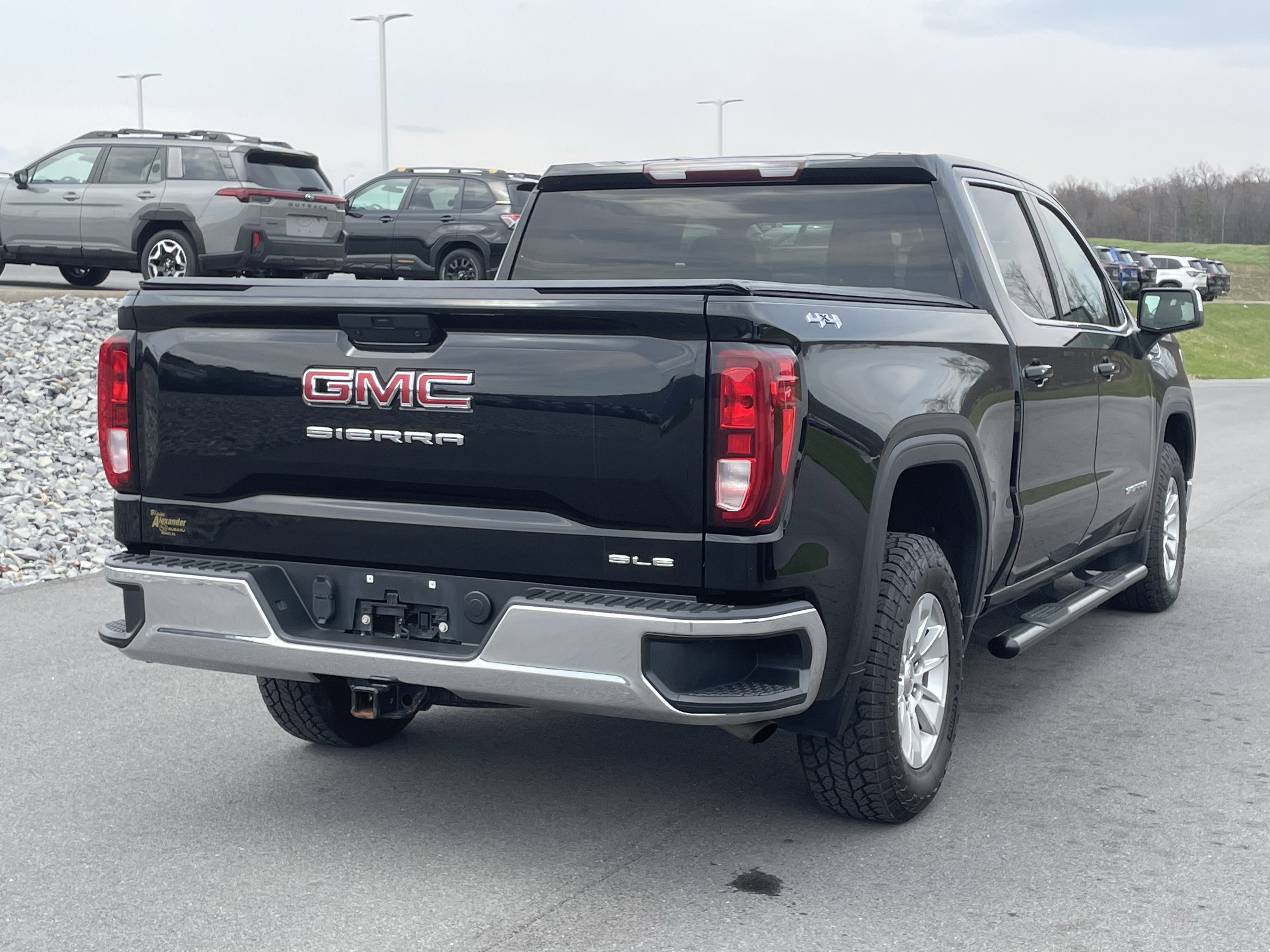 Used 2021 GMC Sierra 1500 SLE image 3