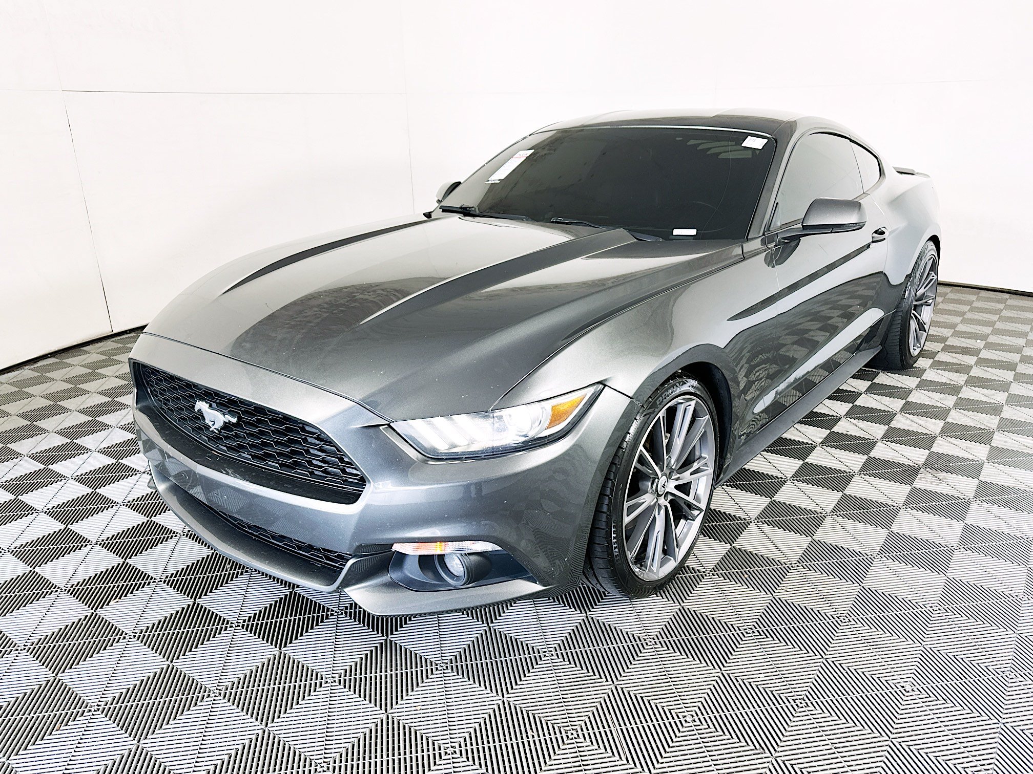 Used 2017 Ford Mustang Premium RWD image 7