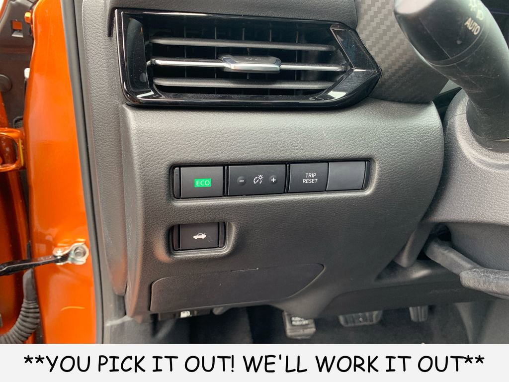 Used 2025 Nissan Sentra SR FWD image 13