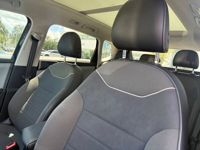 Certified 2023 Volkswagen Taos SE w/ Panoramic Sunroof Package FWD image 15