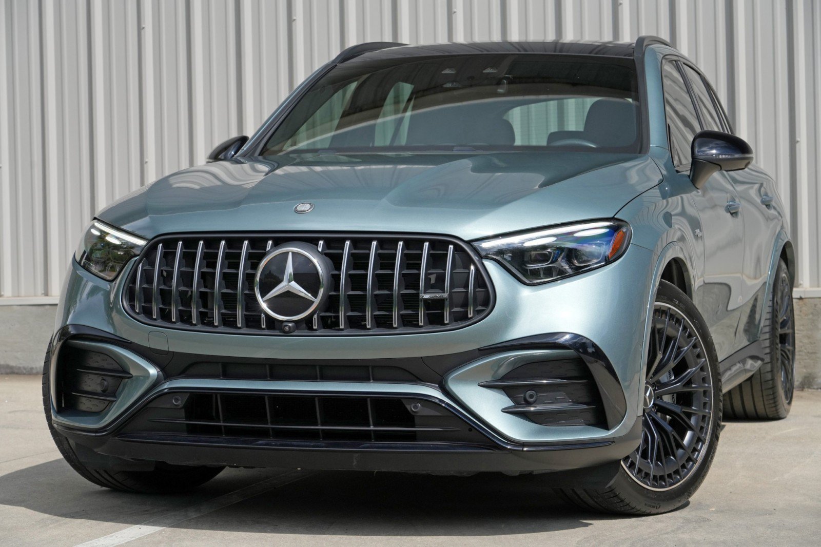 Used 2025 Mercedes-Benz GLC 43 AMG 4MATIC image 3
