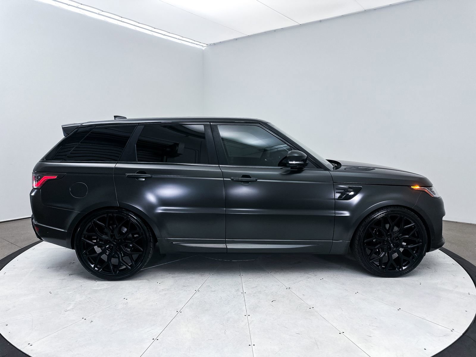 Used 2019 Land Rover Range Rover Sport HSE image 42
