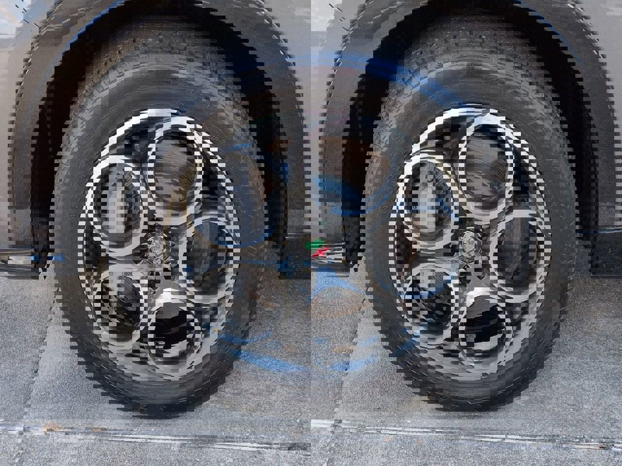 Used 2024 Alfa Romeo Tonale Ti w/ Premium Interior Package image 28